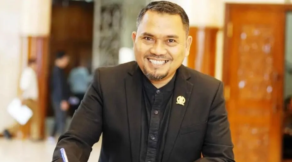 Wakil Ketua Komisi A DPRD Jawa Timur Agus Cahyono memberikan keterangan terkait kebijakan penempatan ASN berdasarkan domisili.