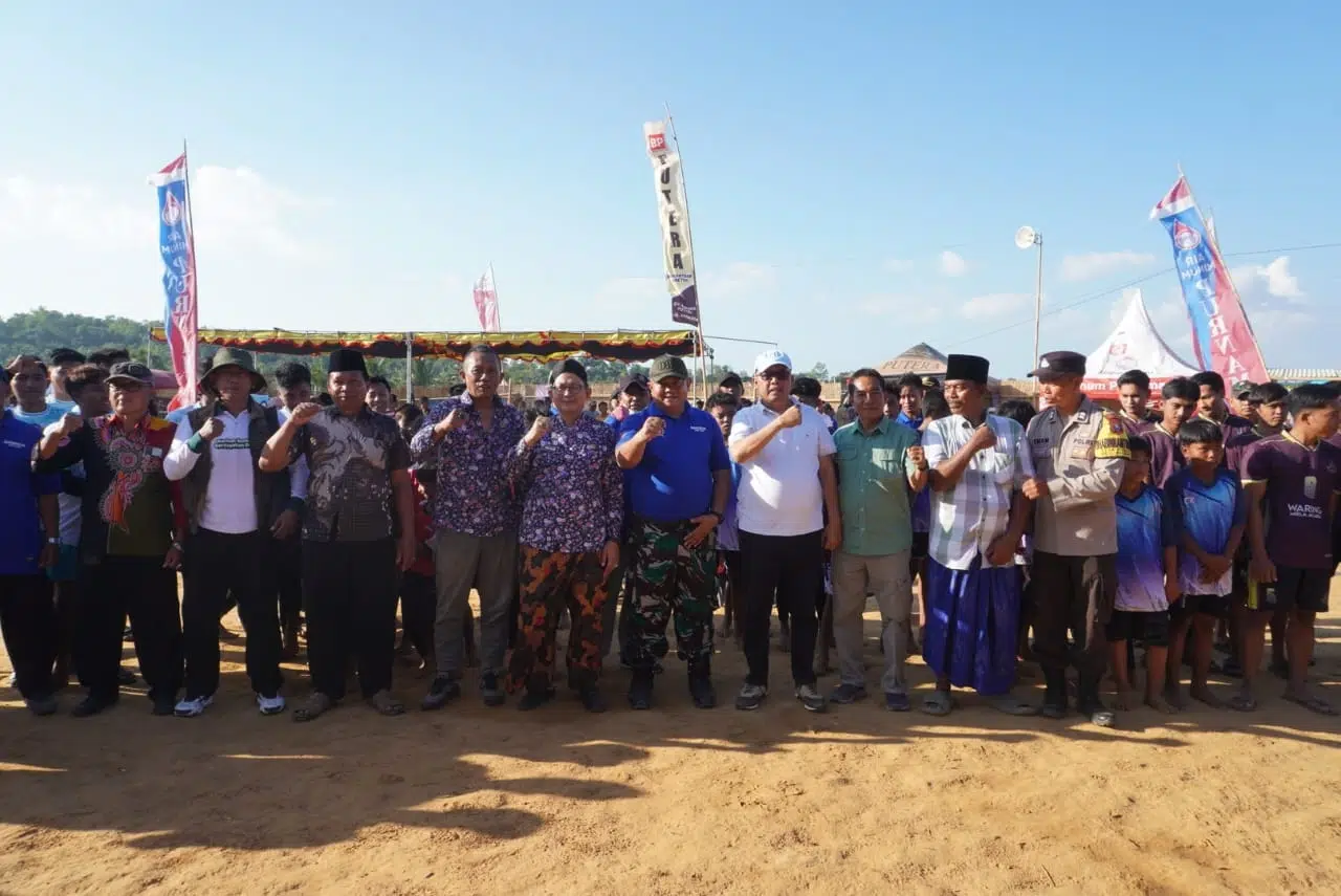 Dandim 0827 Sumenep membuka Turnamen Bola Kasti HUT ke-60 Korem 084 Bhaskara Jaya di Desa Duko