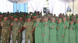 Danrem 084 Bhaskara Jaya Brigjen TNI Kohir memberikan arahan kepada prajurit Kodim 0827 Sumenep saat kunjungan kerja
