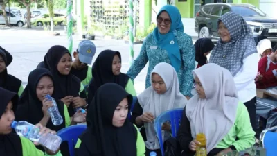 Pelajar mengikuti Aksi Bergizi 2026 yang diselenggarakan Dinas Kesehatan Kabupaten Bangkalan