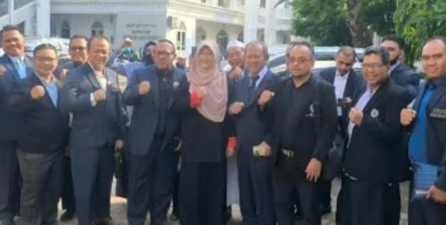 Dokter Tifa Hadiri Sidang Perdana Kasus Dugaan Pencemaran Nama Baik Terkait Ijazah Jokowi, Didampingi 33 Advokat