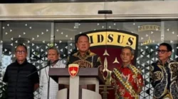 Jampidsus Febrie Adriansyah menjelaskan penggeledahan rumah di Sentul terkait penyidikan dugaan korupsi.
