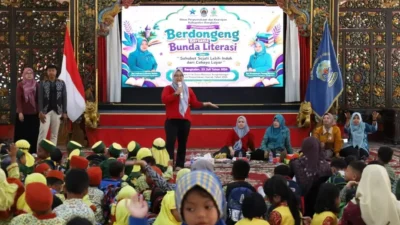 Festival Literasi Bangkalan menghadirkan dongeng untuk menumbuhkan minat baca anak usia dini