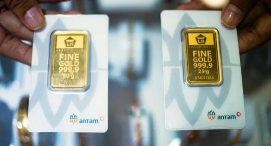 Harga emas Antam hari ini naik menjadi Rp2.612.000 per gram pada 25 Juli 2026. Harga Emas Antam Naik Rp7.000 per Gram, Kini Tembus Rp2.612.000 pada 25 Juli 2026