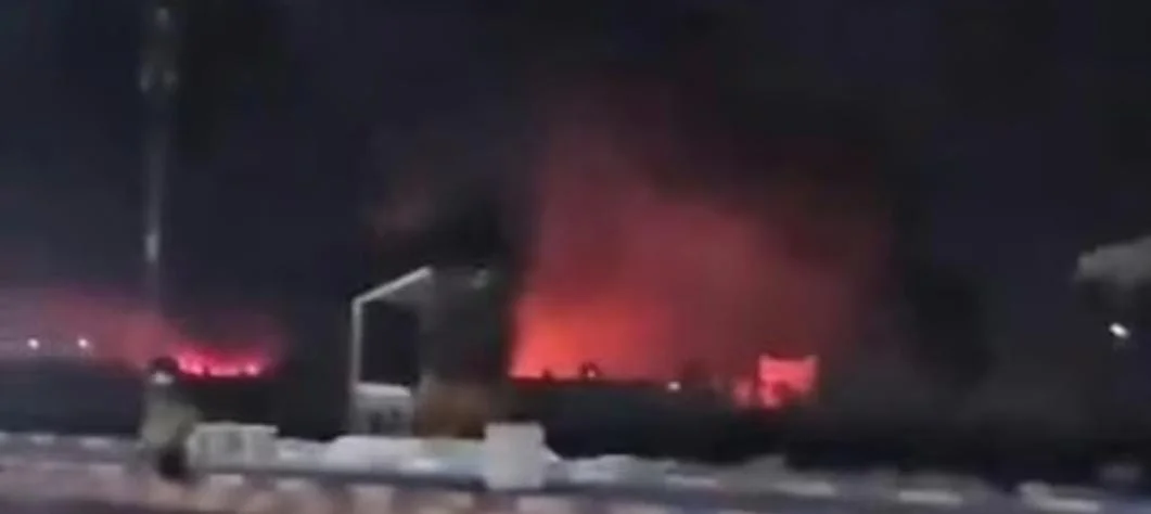 Iran melancarkan serangan ke Bahrain dan Kuwait setelah Amerika Serikat menyerang puluhan target militer Iran di tengah meningkatnya ketegangan Timur Tengah.