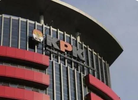 Juru Bicara KPK Budi Prasetyo menjelaskan OTT Bupati Pemalang Anom Widiyantoro dengan barang bukti uang lebih dari Rp2 miliar.