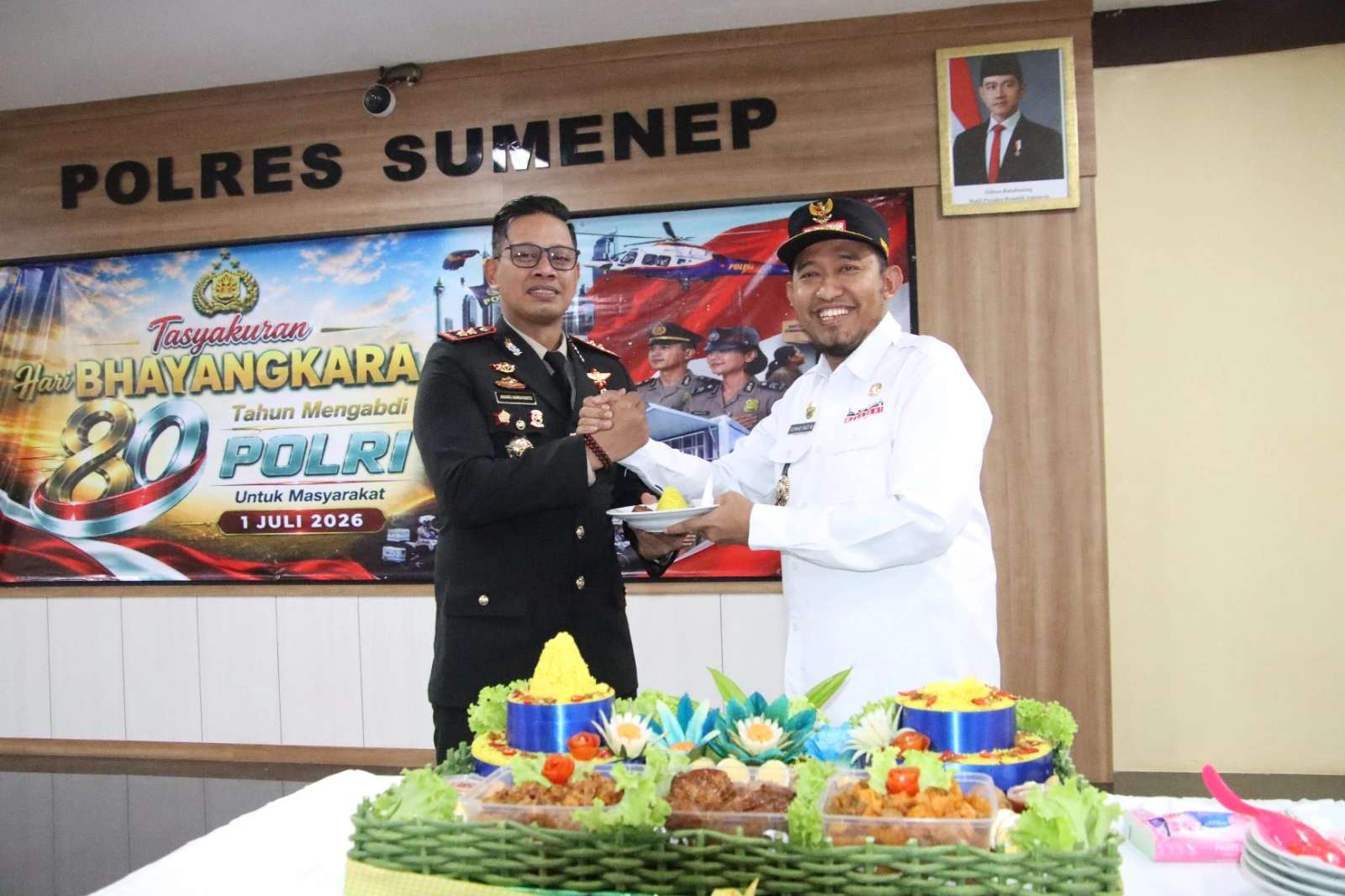 Kapolres Sumenep memimpin Upacara Hari Bhayangkara ke-80 di Lapangan Tribrata bersama Forkopimda