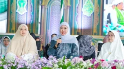 Khofifah Indar Parawansa menghadiri Idul Khotmi Nasional ke-234 di Ponpes Al-Amien Prenduan Sumenep
