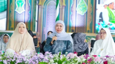 Khofifah Indar Parawansa menghadiri Idul Khotmi Nasional ke-234 di Ponpes Al-Amien Prenduan Sumenep