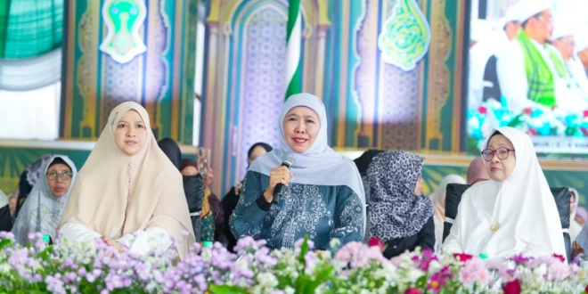 Khofifah Indar Parawansa menghadiri Idul Khotmi Nasional ke-234 di Ponpes Al-Amien Prenduan Sumenep