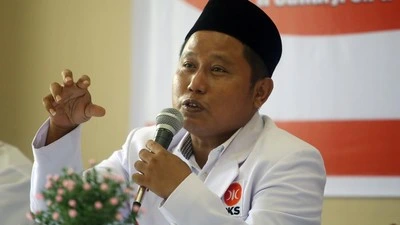 Narji resmi bergabung dengan Partai Solidaritas Indonesia atau PSI setelah sebelumnya menjadi kader PKS
