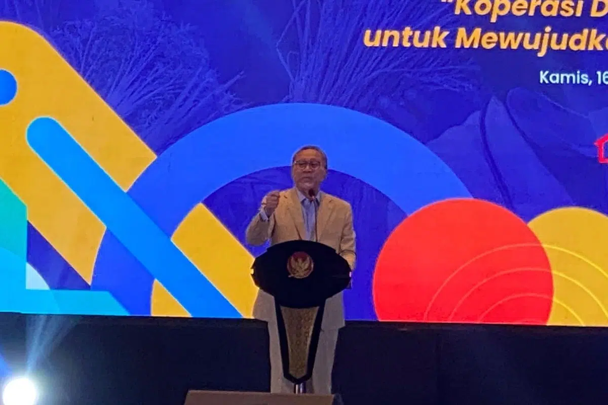 Menko Pangan Zulkifli Hasan menjelaskan peran Koperasi Merah Putih sebagai pusat distribusi bantuan pemerintah