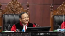 Ketua MK Suhartoyo membacakan putusan mengenai mekanisme pemilihan kepala daerah secara langsung