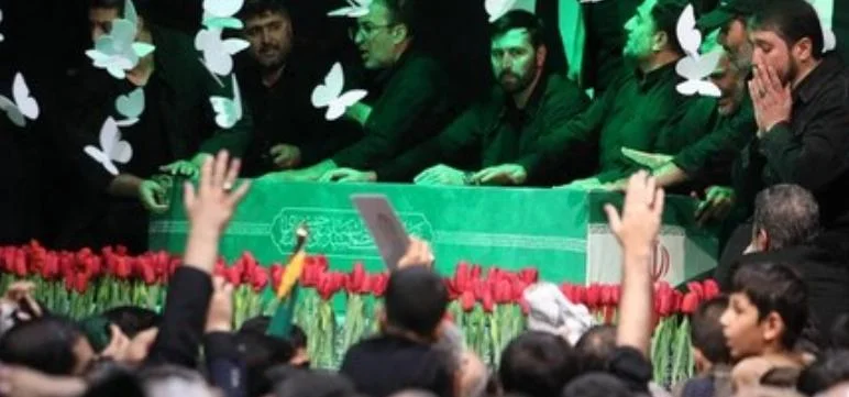 Dmitry Medvedev menghadiri pemakaman Ayatollah Ali Khamenei di Teheran Iran