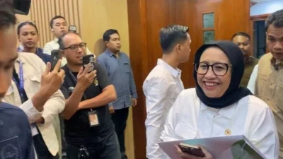 Nanik S Deyang mengundurkan diri dari jabatan Kepala Badan Gizi Nasional untuk menjalani pengobatan jantung