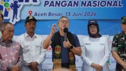 Menko Pangan Zulkifli Hasan menjelaskan penyaluran bansos melalui Kopdes Merah Putih.