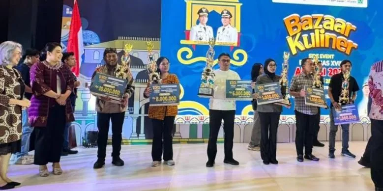Kontingen Kota Serang meraih Juara III Pentas Seni dan Budaya Rakernas APEKSI 2026 di Kota Medan dengan menampilkan budaya khas Banten.