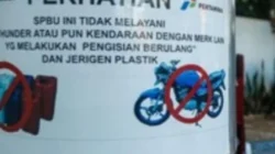 Pemberitahuan larangan pengisian BBM bagi motor Suzuki Thunder di salah satu SPBU.