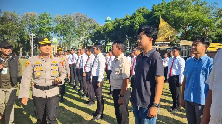 Apel gelar pasukan pengamanan Haul Masyayikh Nusantara di Polres Situbondo