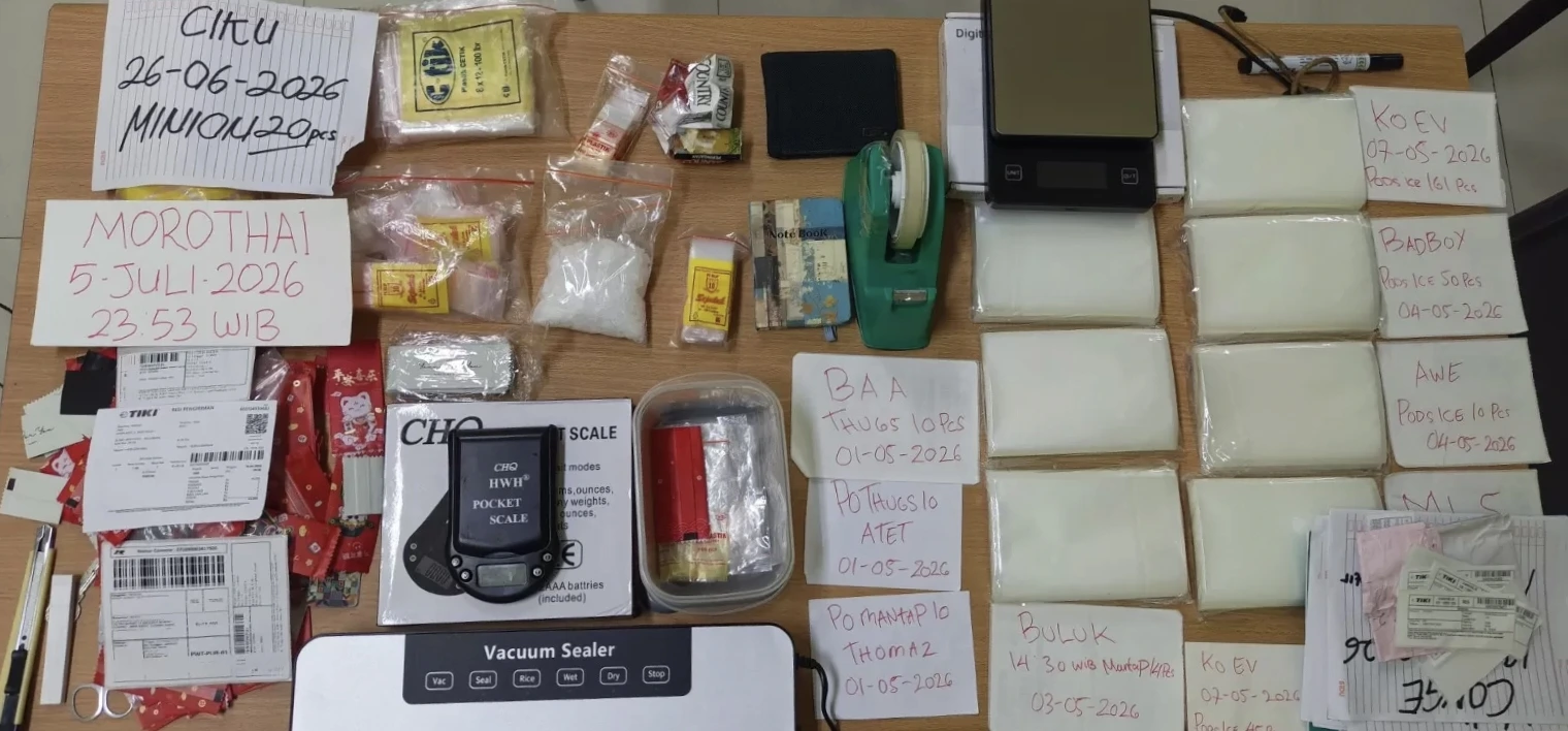 Polsek Babelan mengungkap kasus dugaan peredaran sabu seberat 98,30 gram di Kabupaten Bekasi.