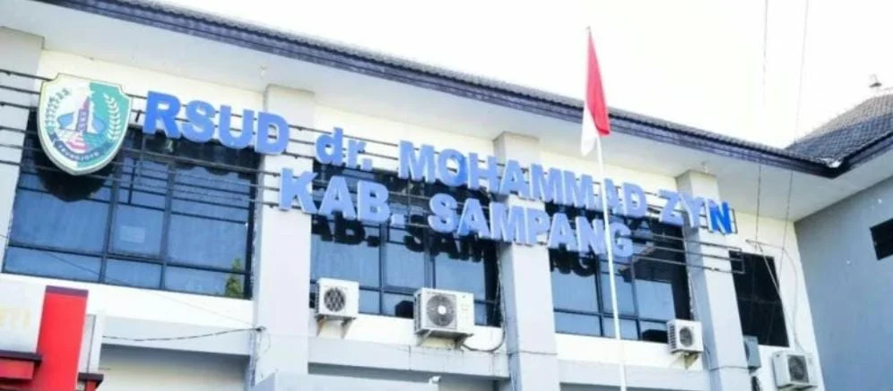 Pelaksanaan tes urine seluruh pegawai RSUD dr Mohammad Zyn Sampang untuk mencegah penyalahgunaan narkoba.