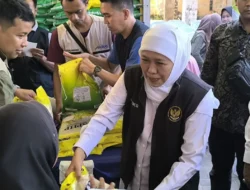 Ratusan Warga Pamekasan Antusias Serbu Pasar Murah Khofifah, Rela Antre Demi Sembako Murah