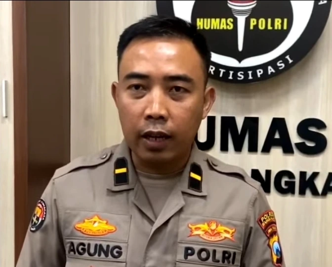 Satpolairud Polres Bangkalan dan Lanal Batuporon mengevakuasi mayat pria di pesisir selatan Kamal