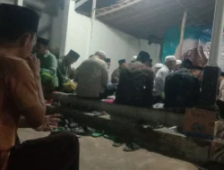 Warga Lembung Barat Perkuat Ukhuwah Lewat Tahlilan Bersama di Kediaman Keluarga Kifayah