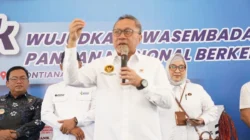 Menko Pangan Zulkifli Hasan menjelaskan program pembangunan 80.000 Koperasi Desa Merah Putih sebagai penggerak ekonomi desa di Jakarta