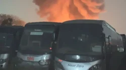 50 bus PO Sinar Jaya terbakar di kawasan industri MM2100 Bekasi