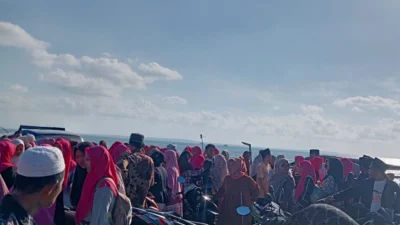 50 santri putri Lubangsa asal Giligenting kembali ke pondok usai libur Maulid Nabi