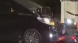 Alphard KH Anwar Zahid ditabrak truk trailer di Tinggang Bojonegoro