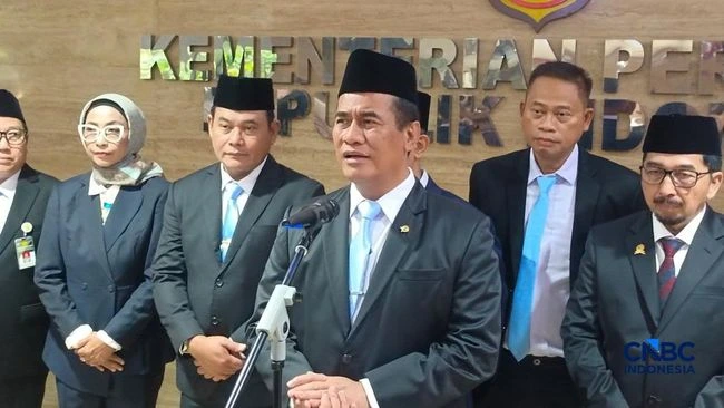 Amran Sulaiman mencopot 14 pejabat Kementan terkait dugaan penyimpangan