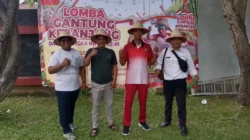 Andriyanto Bapenda Sumenep meraih juara pertama lomba gantung keranjang HUT RI ke-81.