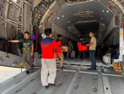 BNPB Percepat Distribusi Bantuan Gempa NTT, Tiga Hercules Angkut 40,5 Ton Logistik