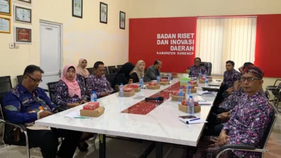 FGD BRIDA Sumenep dan UIN Madura membahas penguatan ekonomi masyarakat untuk menurunkan kemiskinan.