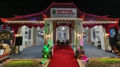 Stand Bappeda Sumenep bernuansa Keraton dan Pendopo di MNV 2026