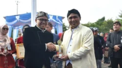 Bupati Batang M Faiz Kurniawan saat menjelaskan pemanfaatan data IDSD Kabupaten Batang