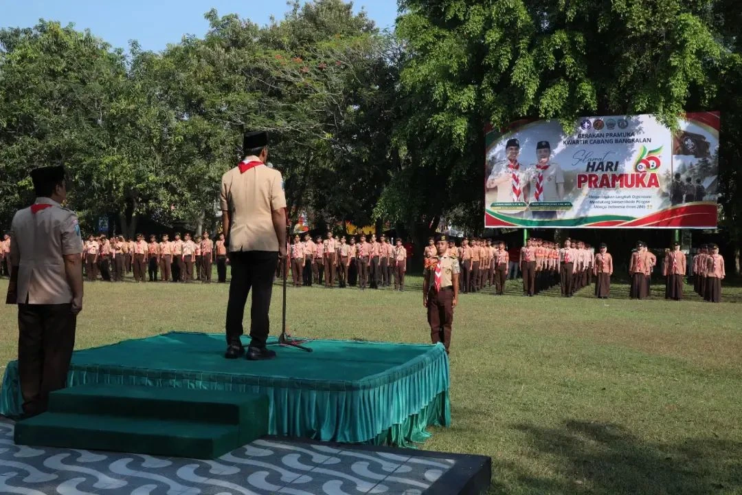 Bupati Bangkalan Lukman Hakim memimpin upacara Hari Pramuka ke-65 Tahun 2026