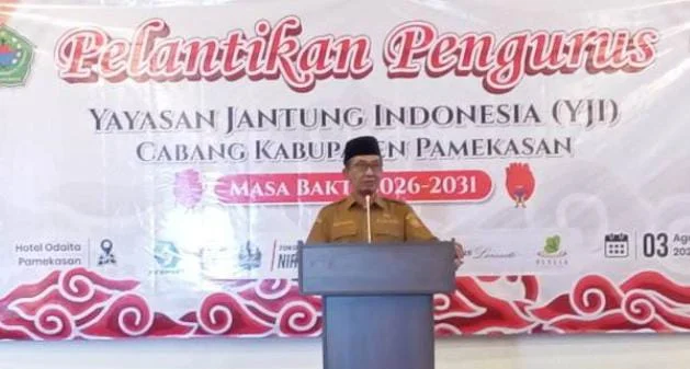 Bupati Pamekasan KH Kholilurrahman menghadiri pelantikan pengurus Yayasan Jantung Indonesia Kabupaten Pamekasan.