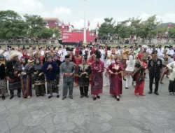 Busana Adat Nusantara Warnai Upacara Kemerdekaan di Sumenep