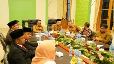 Bupati Bangkalan Lukman Hakim menetapkan direksi PT SDB Perseroda 2026-2031