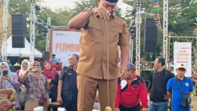 Bupati Situbondo membuka Festival Permainan Tradisional Harjakasi ke-208