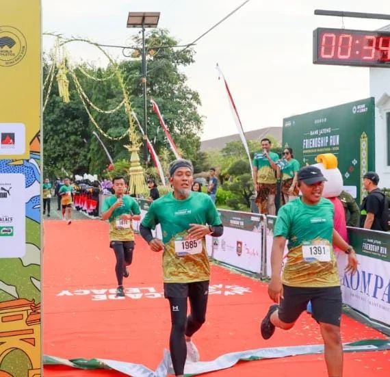 Ribuan warga mengikuti Friendship Run 5K dalam penutupan HUT ke-81 Jawa Tengah di Boyolali