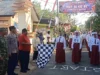 HUT ke-81 RI, Camat Giligenting Lepas Gerak Jalan Pelajar SD hingga SMA