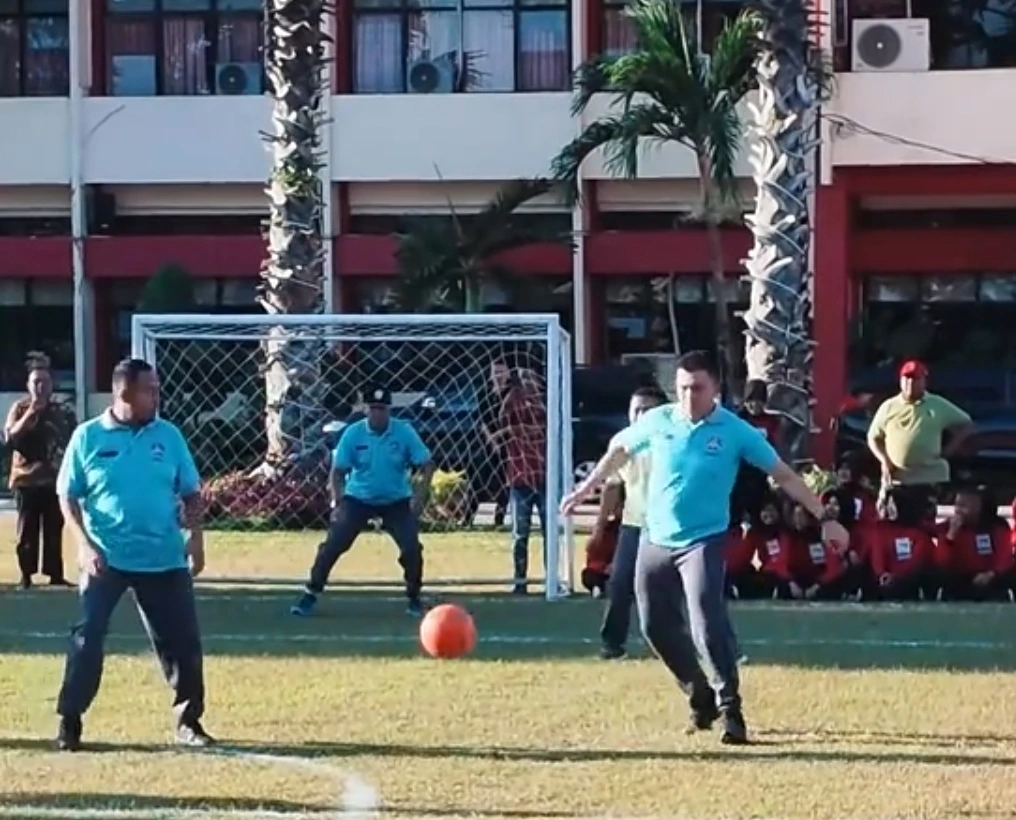 Forkopimda Sumenep menang 3-2 atas BMPD dalam pertandingan sepak bola mini