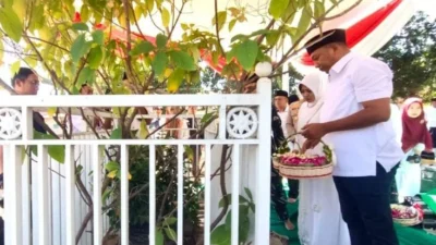 Bupati Situbondo Yusuf Rio Wahyu Prayogo ziarah makam KH Asad Syamsul Arifin dalam rangka Harjakasi ke-208