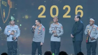 Penerima Hoegeng Awards 2026 menerima penghargaan sebagai polisi teladan dari berbagai kategori.