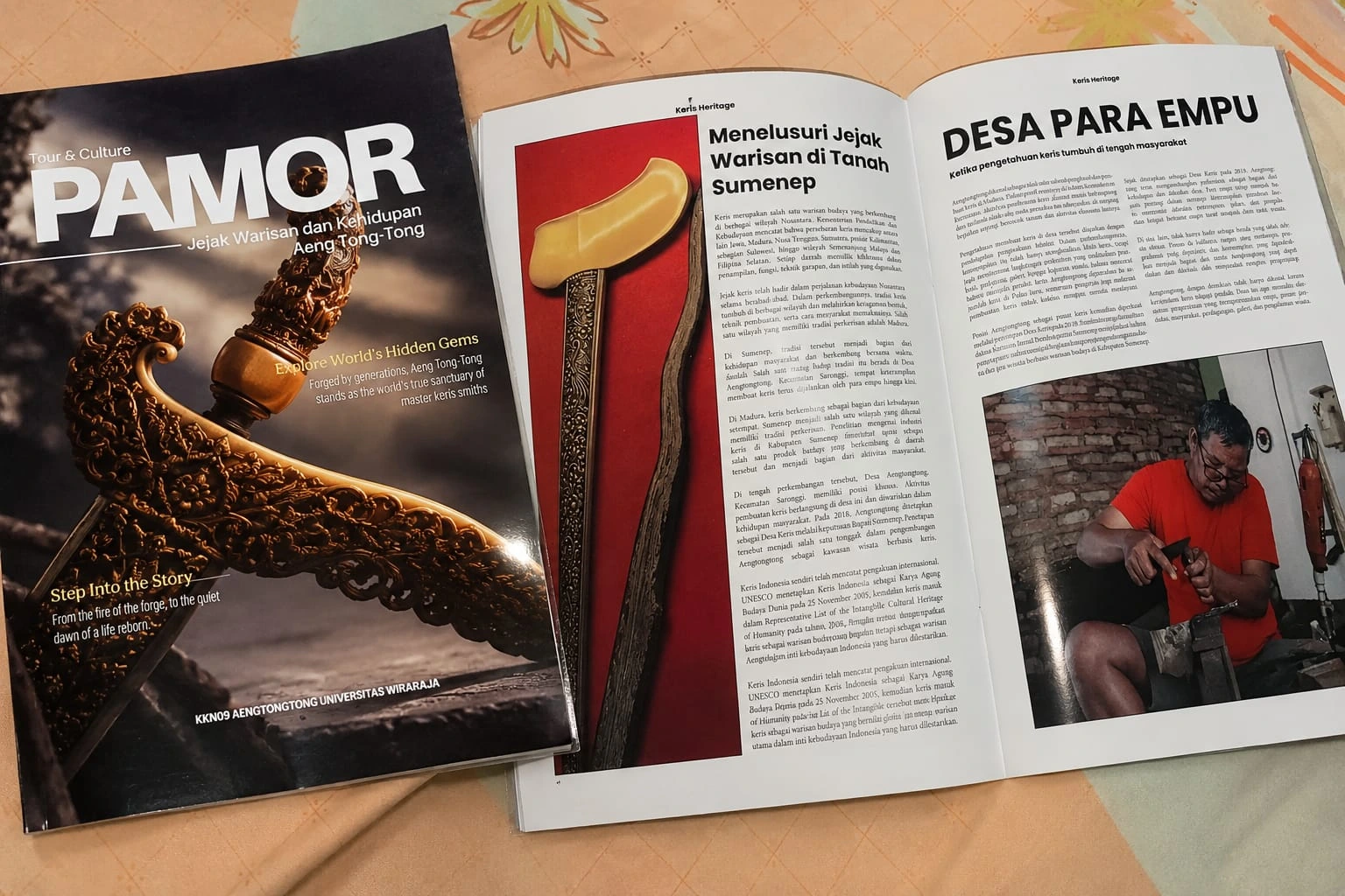 KKN 09 Universitas Wiraraja membuat buku profil Desa Aengtongtong Sumenep