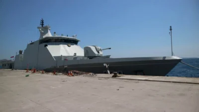 KRI Bung Hatta membawa bantuan logistik korban gempa NTT M7,7